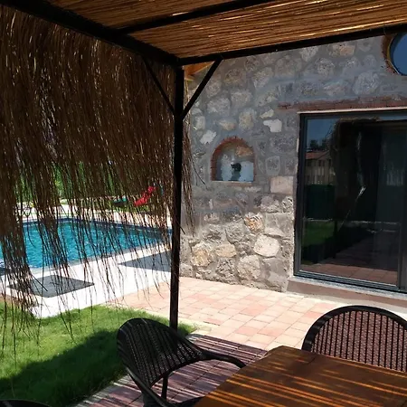 Havuzlu Hotel *